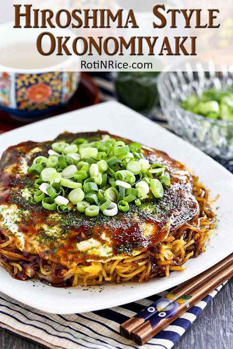 Bacon Noodles, Okonomiyaki Rezept, Noodles Shrimp, Okonomiyaki Recipe, Okonomiyaki Sauce, Entertainment Recipes, Japanese Pancake, Easy Japanese Recipes, Mapo Tofu