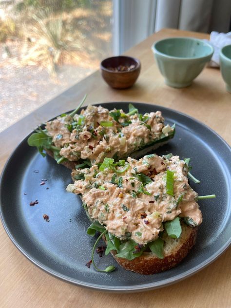 Sprouts Tuna Salad Recipe, Tuna Salad Toast, Tuna Salad Aesthetic, Tuna Sandwich Aesthetic, Meals With Tuna, Tuna Breakfast Ideas, Tuna Lunch Ideas, Tuna Breakfast, Tuna Ideas