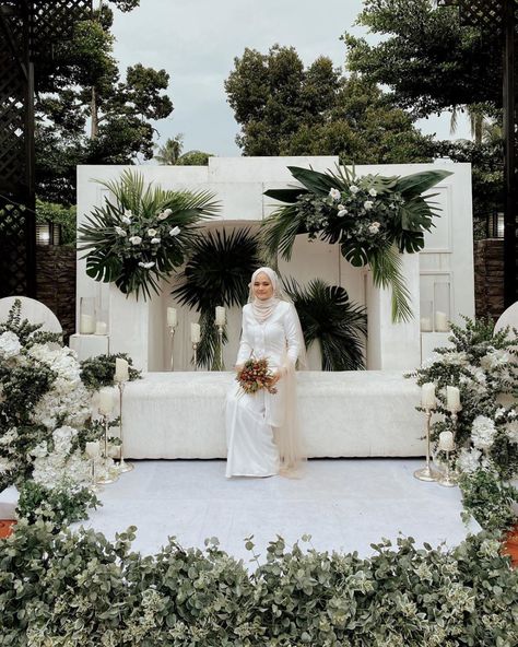 Melayu Wedding, Wedding Hantaran, Mini Pelamin, Pelamin Nikah, Nikah Decor, Forest Theme Wedding, Minimalist Wedding Decor, Diy Wedding Backdrop, Wedding Planning Decor