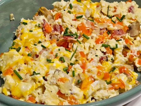 Loaded Scrambled Eggs, Eggs With Veggies, Veggie Egg Scramble, Scrambled Eggs Bacon, Breakfast Sides Dishes, Fluffy Scrambled Eggs, Breakfast Muffin, Scrambled Eggs Recipe, Veggie Breakfast