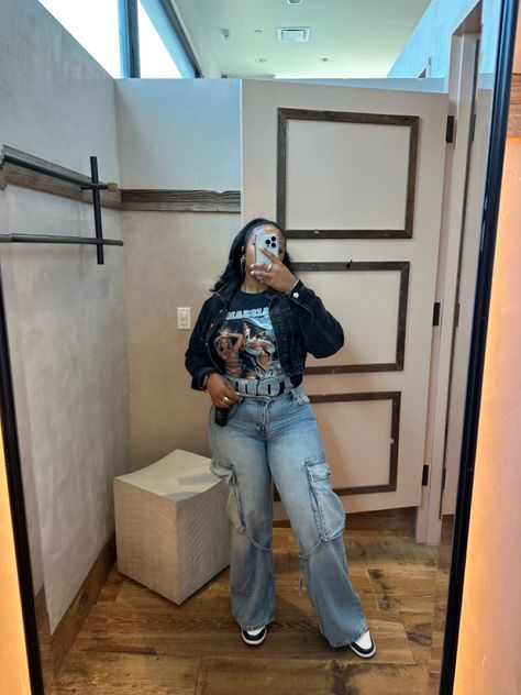 Oversized Cargo Jeans Outfit, Baggy Cargo Jeans Outfit, Cargo Outfits Women, Cargo Jeans Outfit, Cargo Outfit, Cardigan Outfits, Cargo Jeans, Fly Girl, Oversized Shirt