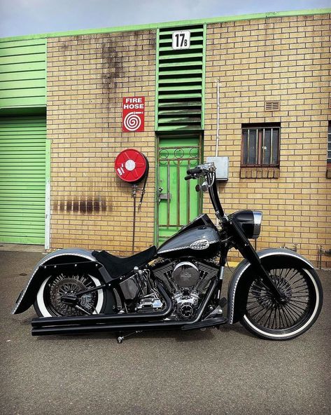 Your daily dose of the best Harley Davidson Softail photos Club Style Softail, Mini Chopper Motorcycle, Viclas Harley Softail, Harley Softail Custom, Softail Standard, Harley Davidson Heritage Softail, Softail Heritage, Softail Bobber, Street Glide Harley