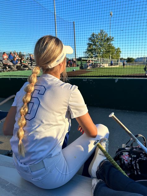 Hair With Visor How To Wear, Softball Visor Hairstyles, Softball Hairstyles With Visor, Softball Hairstyles For Catchers, Hair For Softball, Easy Softball Hairstyles, Tennis Hairstyles, Cute Volleyball Hairstyles, Cute Sporty Hairstyles