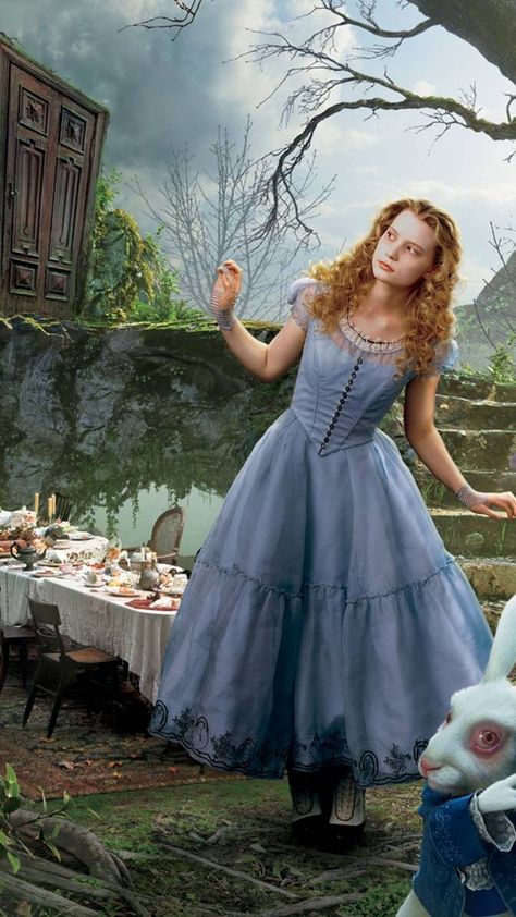 Alice In Wonderland Outfit, Alice In Wonderland Aesthetic, Alice In Wonderland Dress, Wonderland Dress, Mia Wasikowska, Alice In Wonderland Costume, Wonderland Costumes, White Rabbit