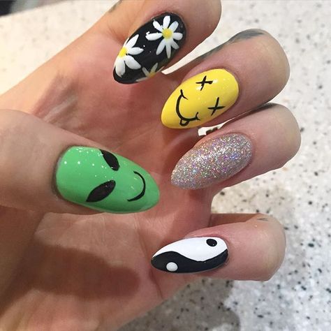 Alien Nails, Makeup Nails Designs, Halloween Acrylic Nails, Hippie Nails, Pedicure Designs, Edgy Nails, Grunge Nails, Fire Nails, Funky Nails