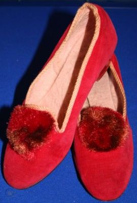 Vintage House Slippers, 1950s Slippers, Vintage Housecoat, 1940s House, House Shoes Slippers, Brown Slippers, Glass Menagerie, Red House, Red Heels