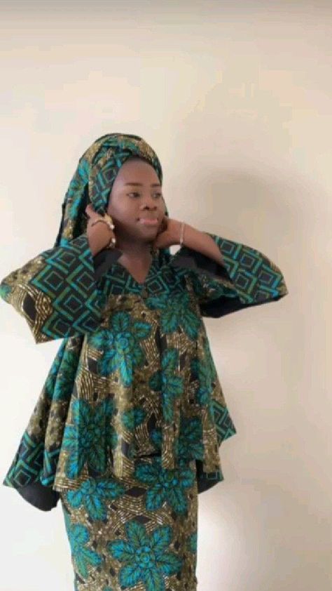 Muslimah Fashion Outfits Ankara, African Wax Styles, Boubou Styles For Women, Bubu Gown Styles, Classy Short Dresses, African Fabric Dress, Latest African Men Fashion, 2piece Outfits, African Print Dress Ankara