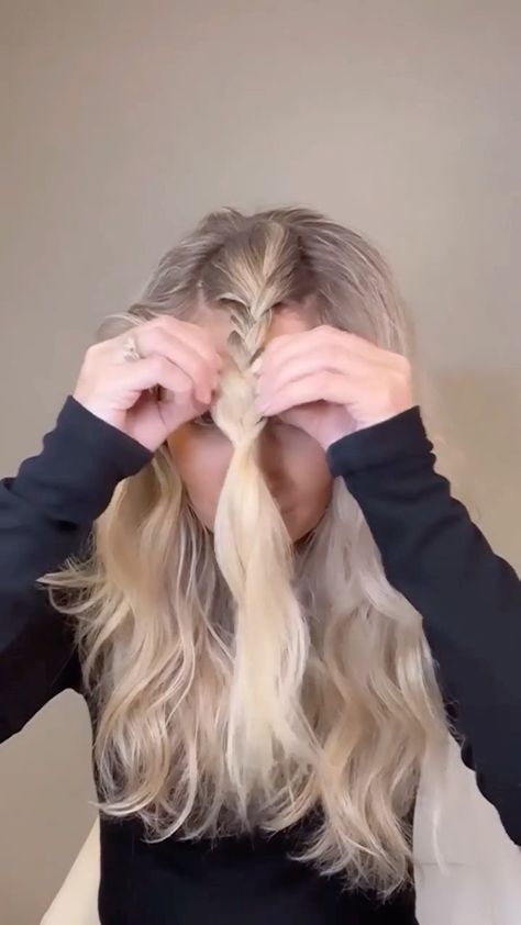 Daily Hair Tutorials’s Instagram video: “AWESOME for dirty hair full of dry shampoo 😁. SUPER easy voluminous half up style!! By @beautyxdanaplum” Half Up Half Down Hair, Half Up Hair, Hair Tutorials, Half Up Half Down, Dry Shampoo, Instagram Video, Half Up, Style Guide, Up Styles