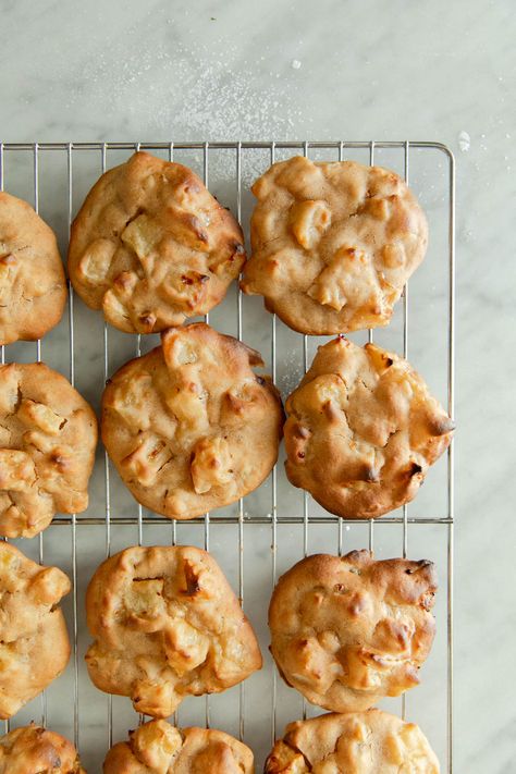 Best Ever Baked Vegan Apple Fritters - Madeleine Olivia - Vegan Recipes Vegan Apple Fritters, Madeleine Olivia, Baked Apple Fritters, Sugar Free Lifestyle, Apple Fritter, Sugar Frosting, Vegan Apple, Milk Syrup, Olive Oil Cake