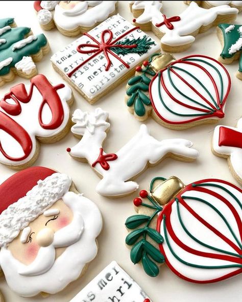 Winter Cookies Decorated, Royal Icing Christmas Cookies, Holiday Cookies Decorated, Decorated Christmas Cookies, Christmas Cutout Cookies, Christmas Sugar Cookies Decorated, Royal Iced Cookies, Christmas Cutouts, Sugar Cookie Royal Icing