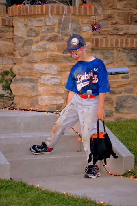 Zombie Baseball Player, Lumberjack Halloween, Baseball Player Costume, Girl Zombie Costume, Zombie Costume Kids, Halloween Costumes Kids Boys, Halloween Kids Costumes Girls, Halloween Costumes To Make, Kids Costumes Girls