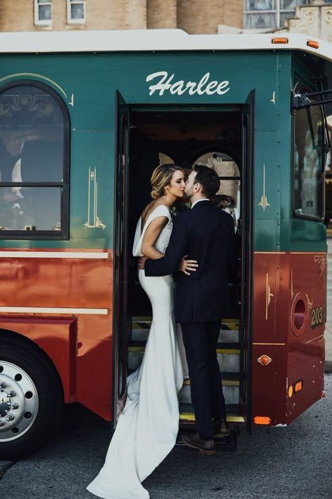 Ideas for out-of-town guests: Brainstorm transportation options in advance | Image by Rachel Photographs Urban Wedding Photography, Amazing Wedding Photos, Vintage Wedding Photography, Elegant Wedding Inspiration, Oklahoma Wedding, Ethereal Wedding, Groom Looks, Wedding Photography Tips, Urban Wedding