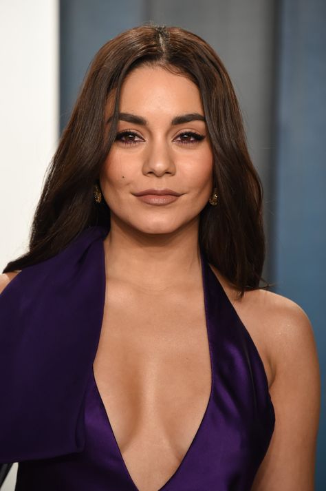 Vanessa Hudgens at the Vanity Fair Oscars Afterparty 2020 Vanessa Hudgens Red Carpet, Vanessa Hudgens Body, Vanessa Hudgens Hair, Girl Boss Motivation, Iconic Dresses, Girl Celebrities, Vanity Fair Oscar Party, Vanessa Hudgens, Gal Gadot