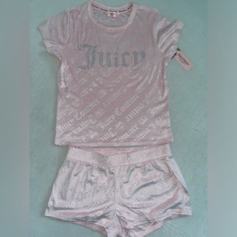 Baby Pink Soft Velvet Light Pink Pajamas, Juicy Couture Pajamas, Juicy Set, Pink Pajama Set, Juicy Couture Clothes, Velvet Pajamas, Savannah Style, Pink Pjs, Pink Juicy Couture