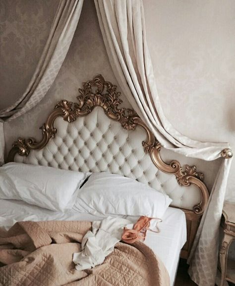 Shabby Chic Bedrooms, Chic Bedroom, Aesthetic Bedroom, Room Aesthetic, Dream Bedroom, Bedroom Inspo, My New Room, Cheap Home Decor, New Room