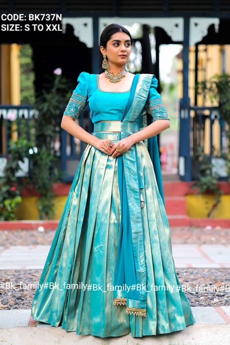 Grand Half Saree For Wedding, Silk Saree Into Dress Convert, Half Saree Set, Saree Bride, Lehenga Ideas, Half Saree Function, Simple Lehenga, Open Blouse, Half Saree Lehenga