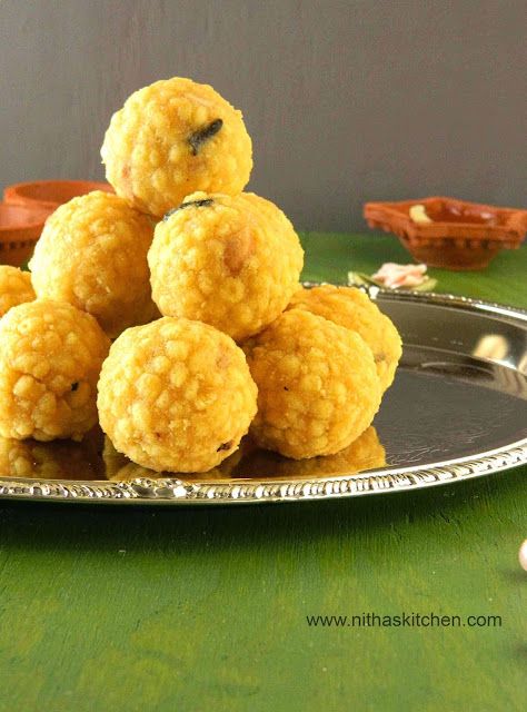 Traditional South Indian Sweet Boondi Ladoo/Laddu South Indian Sweets, Indian Recipes Authentic, Diwali Food, Sweet Meat, Indian Dessert Recipes, Indian Sweet, South Indian Food, Indian Desserts, Lunch Recipes Healthy