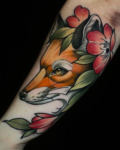 Neotraditional Fox Tattoo, Traditional Tattoo Nature, Reference Tattoo, Fox Tattoo Design, Fox Photo, Birthday Tattoo, Gaming Tattoo, Fox Tattoo, Botanical Tattoo