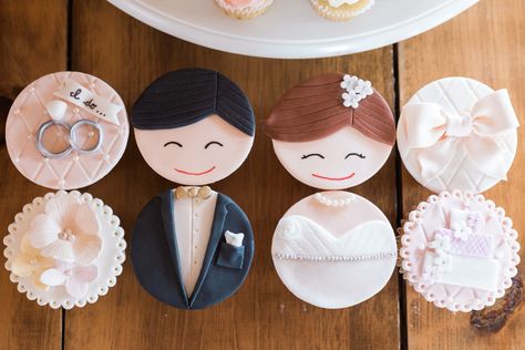 Fondant Cupcake Toppers Wedding, Cupcake Wedding Favors, Cutie Cake, Bridal Cupcakes, Anniversary Cupcakes, Cupcake Fondant, Cupcake Wedding, Wedding Cake Images, Wedding Cupcake Toppers