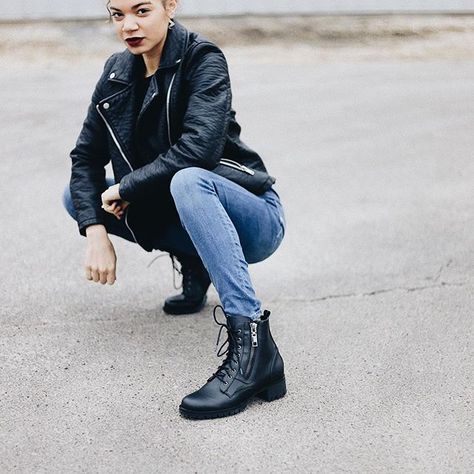 No matter your style every girl needs a good pair of combat boots right?? 👊@saksoff5th is having a huge sale going on now till the 18th!! I picked these bad boys up and some @sam_edelman flats. 40-50% off almost everything 😲 you are welcome 💁‍♀️ #OFF5THFinds #ad Combat Boots Over 50, How To Wear Combat Boots Over 40, Sadie Kane, Style Combat Boots, Combat Boot Outfits, French Capsule Wardrobe, Combat Boot Outfit, Boot Outfits, Combat Boots Style