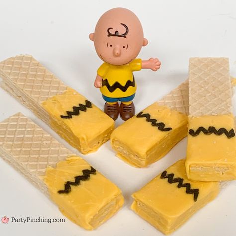 charlie brown wafer cookies, charlie brown, peanuts gang theme party food dessert cookies, easy peanuts gang charlie brown snoopy cookies Peanuts Themed Party, Snoopy Cookies, Pumpkin Pie Dip, Charlie Brown Thanksgiving, Happy Friendsgiving, Dessert Cookies, Party Food Themes, Party Food Dessert, Yellow Candy