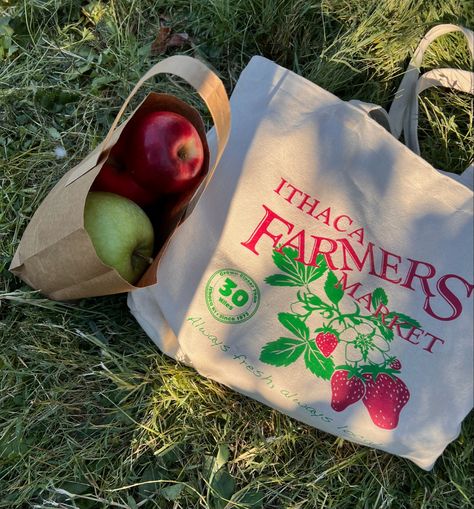 Ithaca Aesthetic, Apple Picking Aesthetic, September Season, Fall Farmers Market, Ithaca Farmers Market, Aesthetic Fall, Fall Inspo, Apple Picking, Cozy Fall