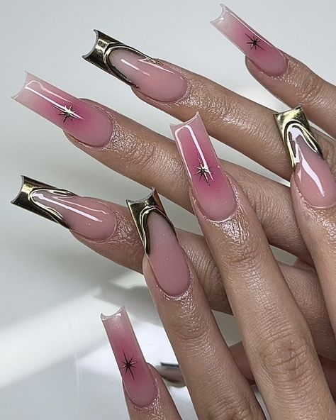 ig: nailsxomari Aphrodite Nails Square, Gold Long Acrylic Nails, Gold Tapered Square Nails, Long Nails Design 2024, Coquette Nails Long Square, Pink And Gold Nails Acrylic Long, Simple Prom Nails, Gold Acrylic Nails, Long Square Nails