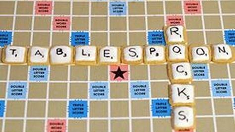 I hate board games. I just wanna win already. But with this version of Scrabble, I win even if I lose 'cuz I can eat the letter pieces! Scrabble Cookies, Pillsbury Sugar Cookie Dough, Pillsbury Sugar Cookies, Cookies Birthday, Scrabble Letters, Creative Cookies, Cookie Frosting, Cookie Icing, Scrabble Tiles