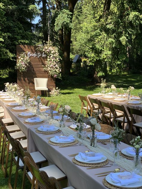 Backyard Event, Small Backyard Wedding, Simple Table Settings, Dream Wedding Decorations, Tablescape Inspiration, Engagement Party Decorations, Dinner Decoration, Engagement Decorations, Small Intimate Wedding