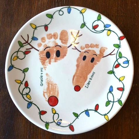 Reindeer Footprint Plate | Paint Your Own Pottery | Paint Your Pot | Cary, North Carolina Diy Christmas Plate, Mistletoes Footprint Craft, Mistletoe Footprint, Santa Footprints, Christmas Handprint Crafts, Baby Footprint Art, Footprint Craft, Cookies For Santa Plate, Handprint Christmas