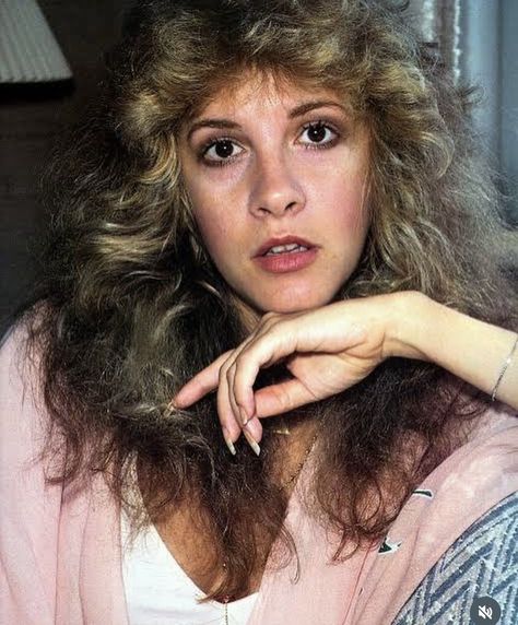 Welsh Witch, 90s Grunge Hair, Buckingham Nicks, The White Witch, Stevie Nicks Style, Stephanie Lynn, Gold Dust Woman, Stevie Nicks Fleetwood Mac, Women Of Rock