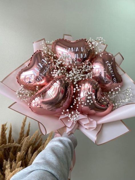 Gift Bouquet Ideas Creative, Balloon Bouquet Ideas, Valentines Balloons Bouquet, Balloon Bouquet Diy, Diy Bouquet Wrap, Luxury Flower Bouquets, Valentines Balloons, Fancy Flowers, Flower Bouquet Diy