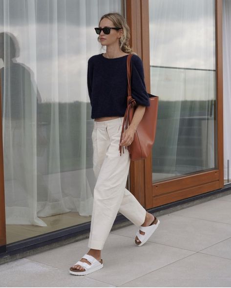 White Birkenstock Outfit Summer, White Birkenstocks Outfit, Birkenstock Outfit Spring, Birkenstock Outfit Women, White Birkenstock Outfit, Birkenstock Outfit Summer, Anouk Yve, White Birkenstocks, Birkenstock Outfit