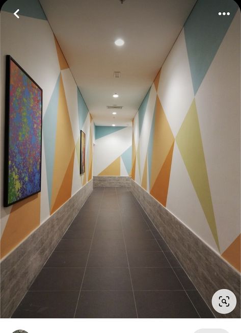 School Hallway Painting Ideas, Business Hallway Design, Corridor Wall Painting Ideas, School Corridor Decoration Ideas, Classroom Painting Ideas Walls, School Lobby Design, School Corridor Design, Sunday School Room Ideas, Kids Ministry Design