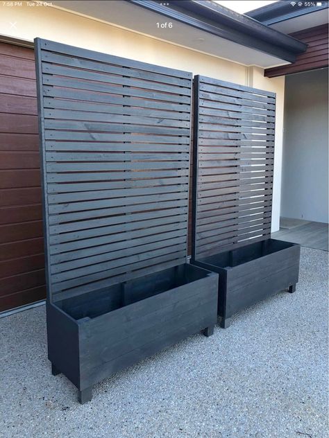 Garden Wall Divider, Black Privacy Wall On Deck, Privacy Walls On Deck, Fence Divider Ideas, Outdoor Wall Divider Ideas, Privacy Wall Decorating Ideas, Exterior Privacy Wall, Deck Privacy Screen Ideas, High Privacy Fence Ideas