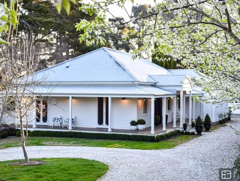 Australian Country Houses, Australian Country, Homestead House, Cottage Lighting, Farm Cottage, Country Houses, 4 Bedroom House, Dream House Exterior, House Goals