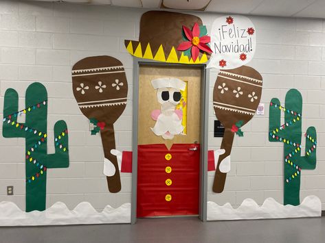 Christmas Door Decorating, Door Decorations Classroom Christmas, Mexico Christmas, Classroom Christmas Decorations, Christmas Classroom Door, Spanish Christmas, Christmas Door Decoration, Christmas Teaching, Preschool Classroom Decor