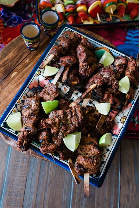 Tequila Lime Carne Asada Skewers + Fiesta September Recipes, Marinated Skirt Steak, Recetas Salvadorenas, Cilantro Recipes, Recetas Puertorriqueñas, Bbq Pork Ribs, Shish Kabobs, Mexican Street Food, Pork Rib Recipes