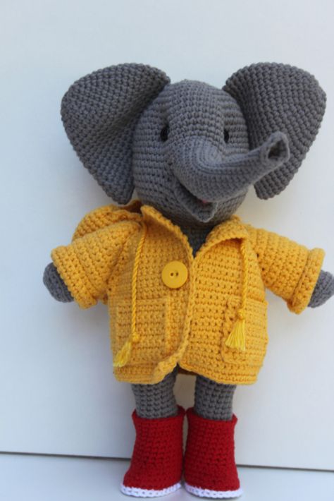 Olly de olifant (PDF) | HAAKPATRONEN | MrsHooked Baby Haken, Knit Toys, Amigurumi Elephant, Haken Baby, Knitted Toys, Crochet Animals, Winter Glove, Amigurumi Pattern, Free Crochet Pattern