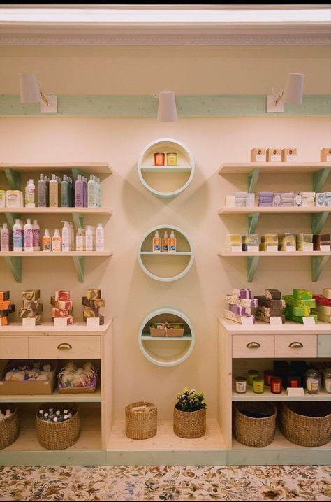 Pet Store Design, Pet Store Ideas, Herb Shop, Store Design Boutique, Cosmetica Natural, Pharmacy Design, Beauty Salon Interior, Store Interiors, Spa Decor