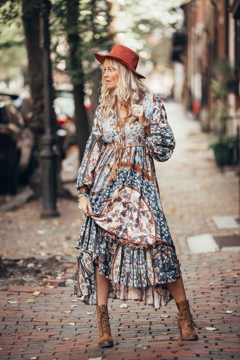 Boho chic autumn style Vestidos Country, Spring Outfits Boho, Boho Chic Fall, Look Hippie Chic, Chic Fall Fashion, Stile Boho Chic, Look Boho Chic, Boho Chique, Chic Autumn