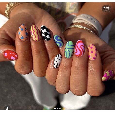 Round Shaped Nails, Short Oval Nails, Nail Pops, Vibrant Nails, Nail Forms, Short Acrylic Nails Designs, Oval Nails, Yellow Nails, Birthday Nails