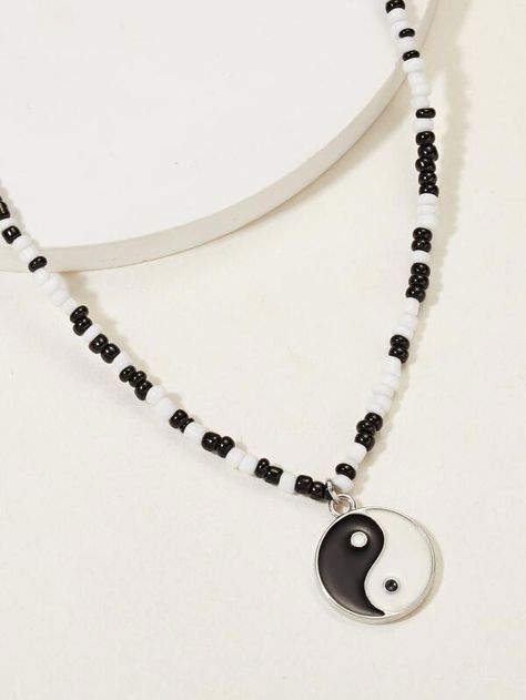 Yin Yang Beaded Necklace, 90s Stuff, Black Accessories, Ying Yang, Cute Easy Drawings, Deep Black, Shein Style, Yin Yang, Easy Drawings