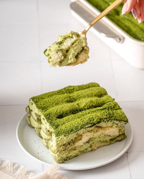 Matcha Tiramisu (No Bake Matchamisu) – Takes Two Eggs No Bake Matcha Cheesecake, Matcha Tiramisu Recipe, Matcha Mousse, Matcha Tiramisu, Italian Tiramisu, Matcha Cheesecake, Matcha Dessert, Matcha Tea Powder, Tiramisu Recipe