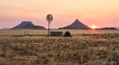 Sunset in the Karoo, South Africa Africa Scenery, Karoo Landscape, South Africa Nature, African Scenery, South Africa Road Trips, Country Images, Africa Nature, Solar Punk, Colour Therapy