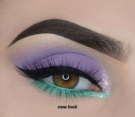 Christmas Eye Makeup, Purple Eye Makeup, Cute Eye Makeup, Make Up Inspiration, Makeup For Hazel Eyes, Eye Makeup Pictures, Purple Makeup, Eye Makeup Designs, Colorful Eye Makeup