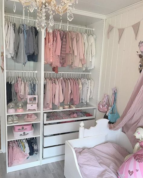 Girls Closet Organization, Baby Closet Organization, Baby Room Organization, Girl Nursery Room, Baby Closet, Baby Room Design, Nursery Baby Room, Room Closet