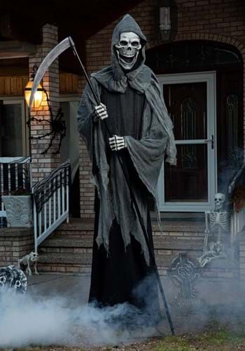 Halloween Graveyard Props and Decorations - Cemetery Decorations Scythe Reaper, Scary Decor, Outside Halloween Decorations, Halloween Animatronics, Skull Fire, Casa Halloween, Halloween Graveyard, Cemetery Decorations, Halloween Prop