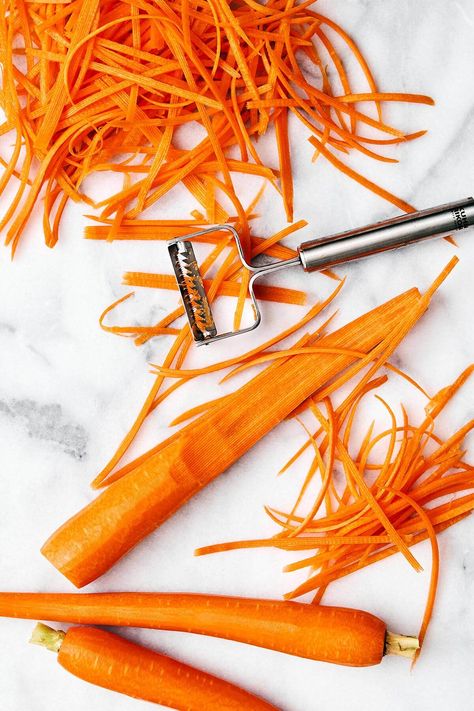 French Carrot Salad Grated Carrot Salad, Carrot Salad Recipes, Eating Carrots, Julienned Carrots, Honey Dijon, Honey Mustard Dressing, Bistro Style, Carrot Salad, Mustard Dressing