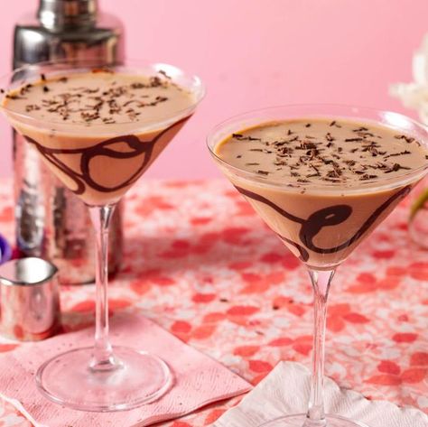 Christmas Martini Recipes, Chocolate Martini Recipe, After Dinner Cocktails, Christmas Martini, Chocolate Martini, After Dinner Drinks, Martini Recipe, Chocolate Liquor, Dessert For Two